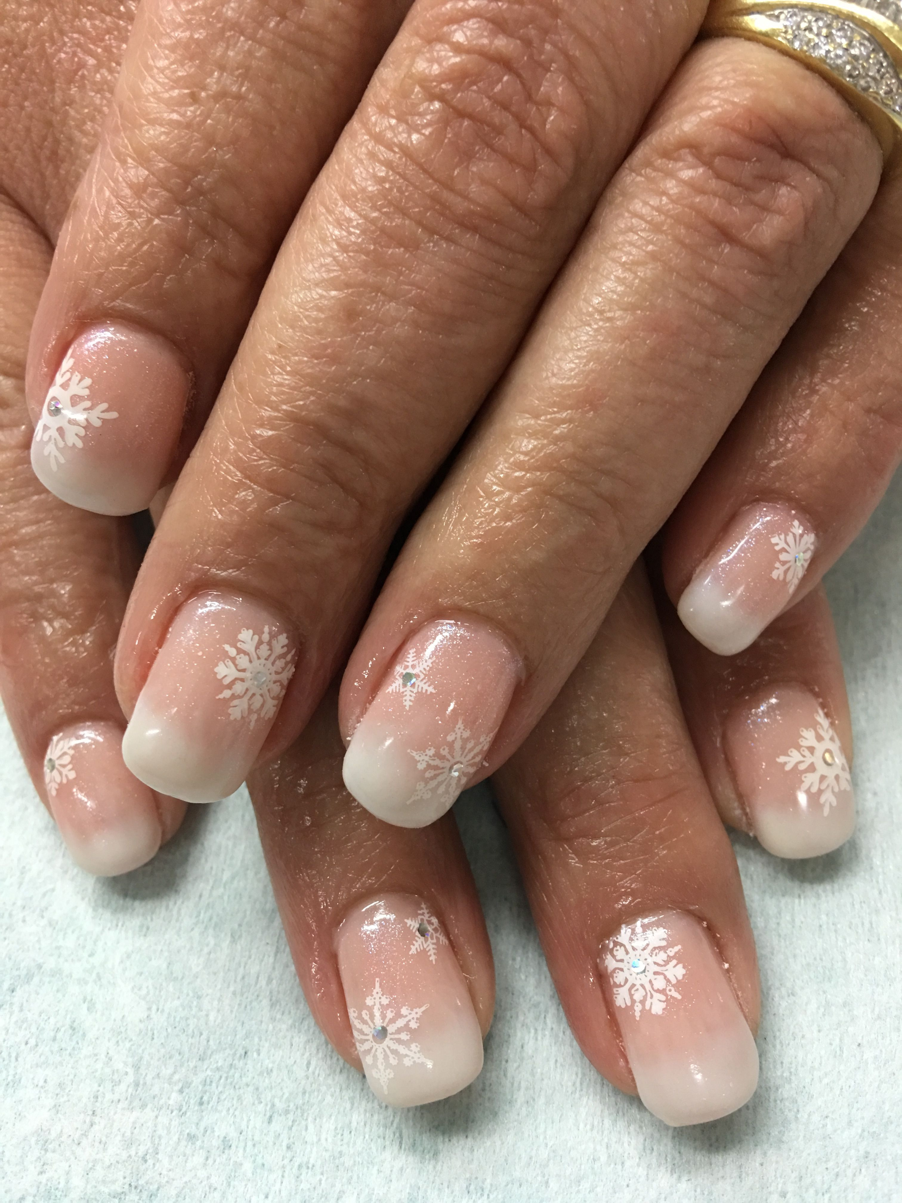 Nageldesign Natural
 Natural Pink Ombré Babyboomer French Stamped Snowflake Gel