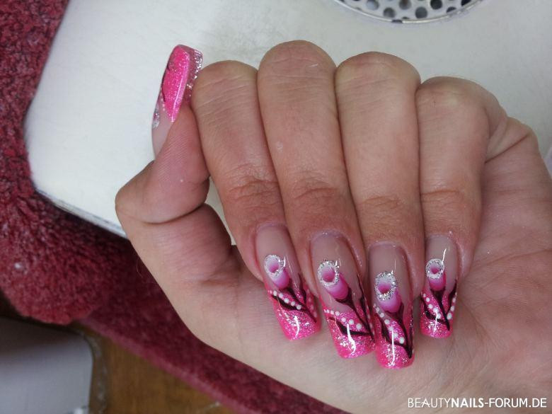 Nageldesign Pink
 50 Pink Nageldesign Bilder