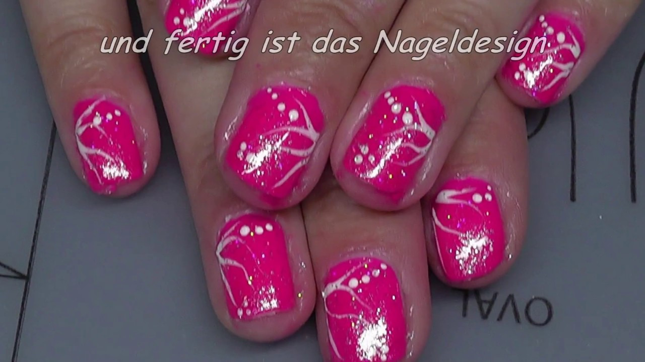 Nageldesign Pink Glitzer
 einfaches Fullcover Nageldesign in Neon Pink mit glitzer