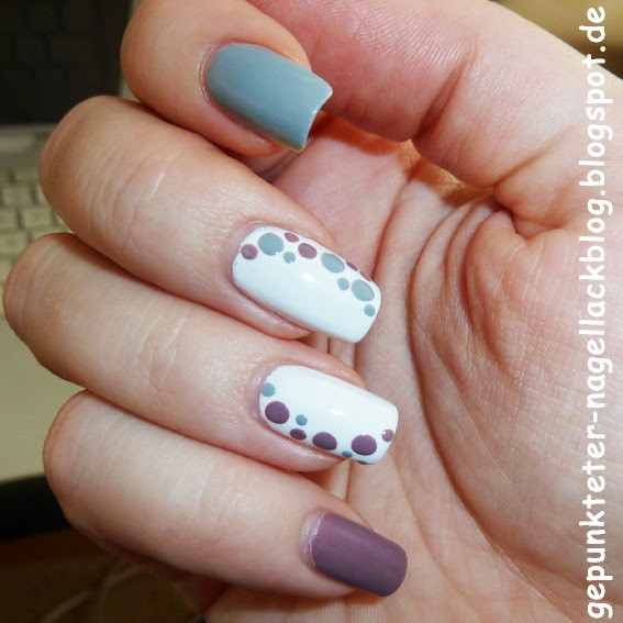 Nageldesign Punkte
 gepunkteter nagellackblog Punkte Skittle Nageldesign