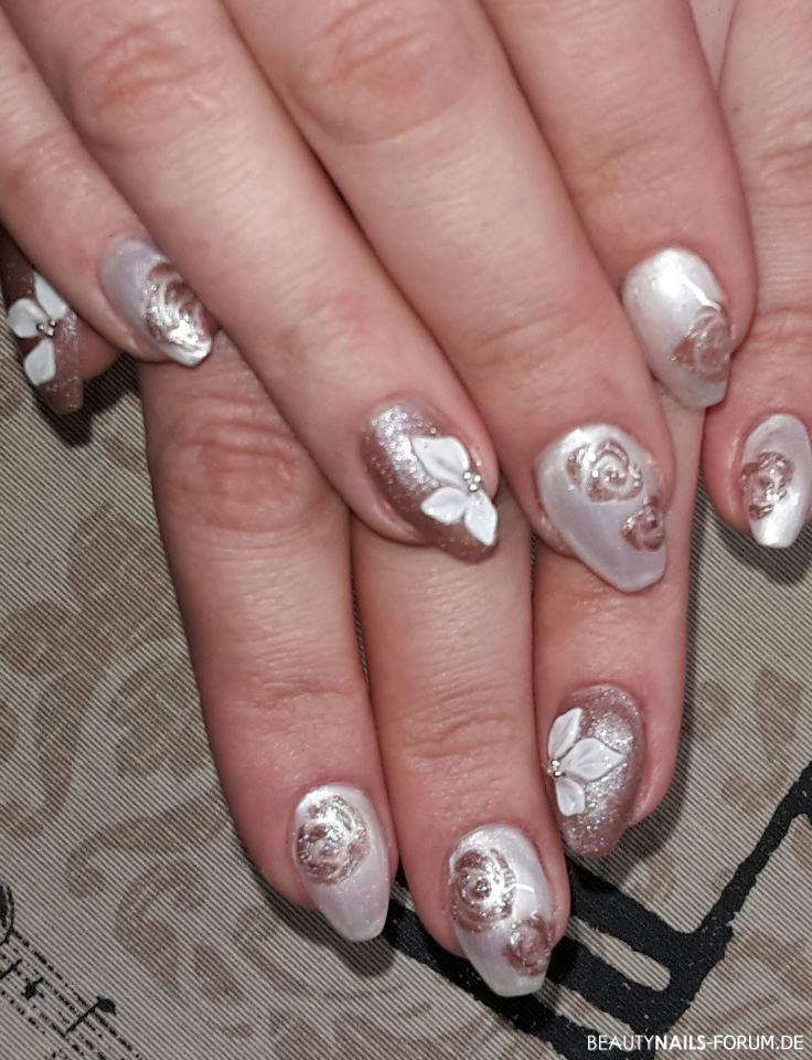 Nageldesign Rosen
 Design mit plastellin Gel Fullcover und Rosen Nageldesign