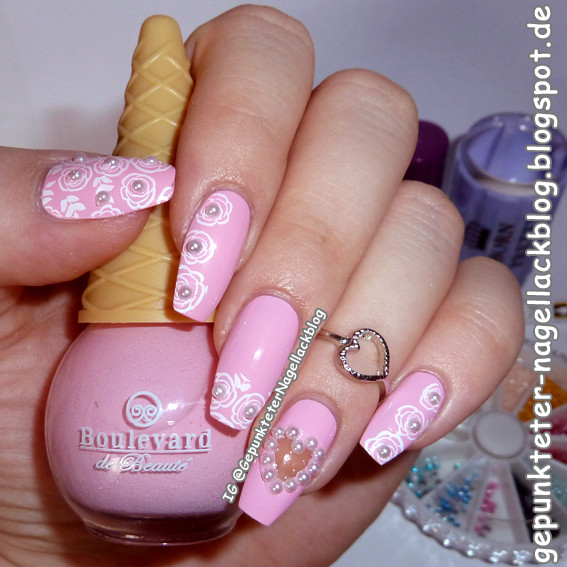 Nageldesign Rosen
 gepunkteter nagellackblog Nageldesign Rosen und Perlen