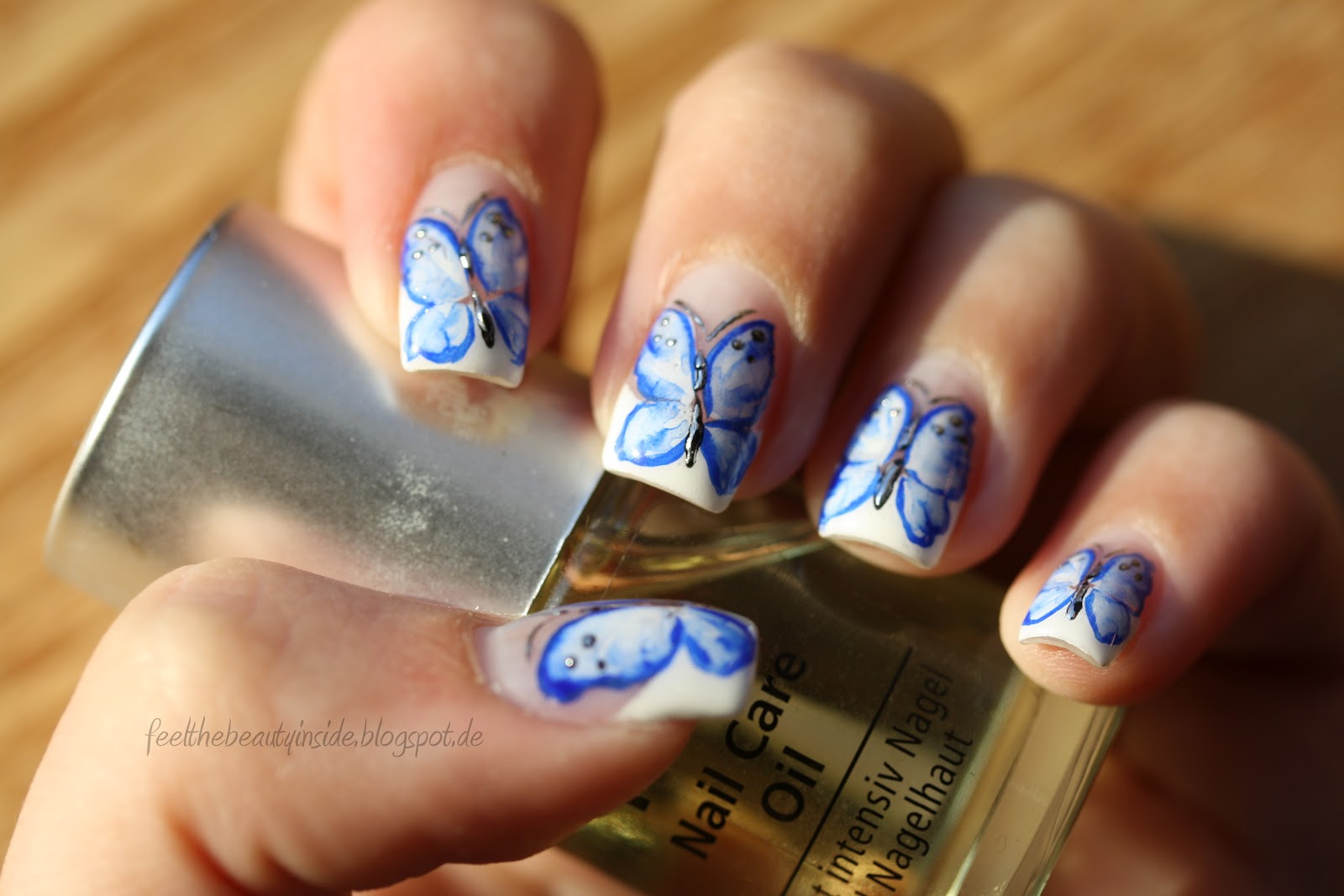 Nageldesign Schmetterlingsdesign
 Nageldesign Schlicht Galerie