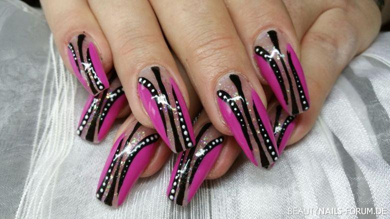 Nageldesign Schwarz Pink Glitzer
 50 Schwarze Nageldesign Muster