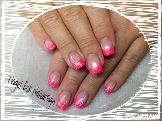 Nageldesign Sommernägel
 Sommernägel Neon Pink mit Glitzer Gelnägel