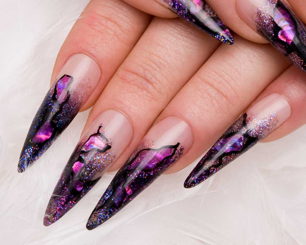 Nageldesign Spitz
 Spitze Gelnägel Stilettos richtig feilen