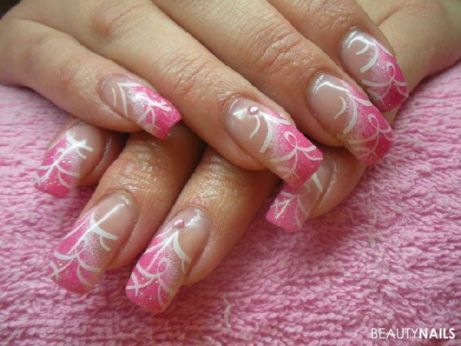 Nageldesign Stamping
 pink mit stamping Nageldesign