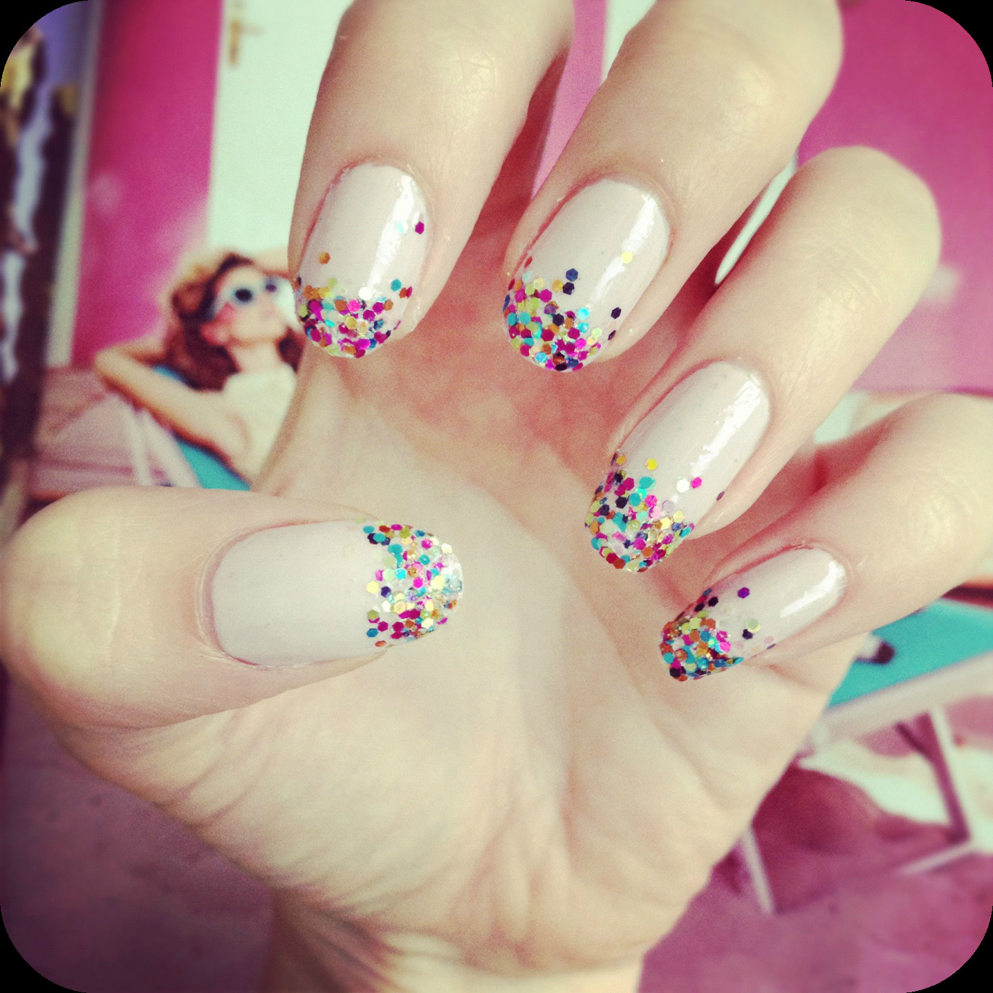 Nail Art Diy
 simple glitter fade nail art DIY