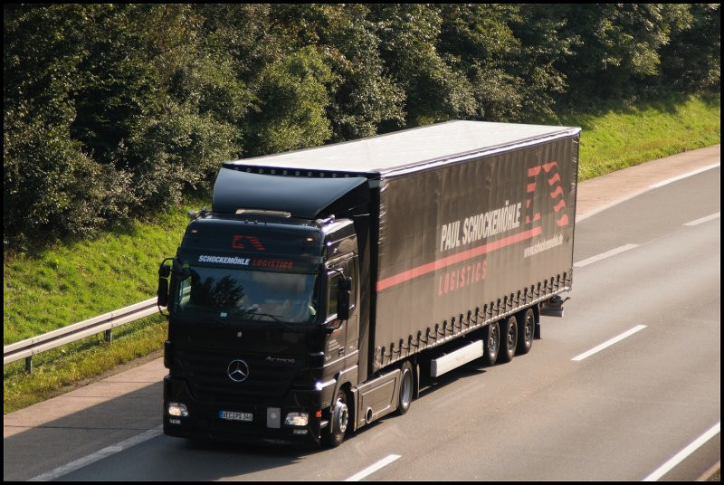 Paul Schockemöhle Logistics
 Ein Actros 1844 der Spedition "PAUL SCHOCKEMÖHLE Logistics