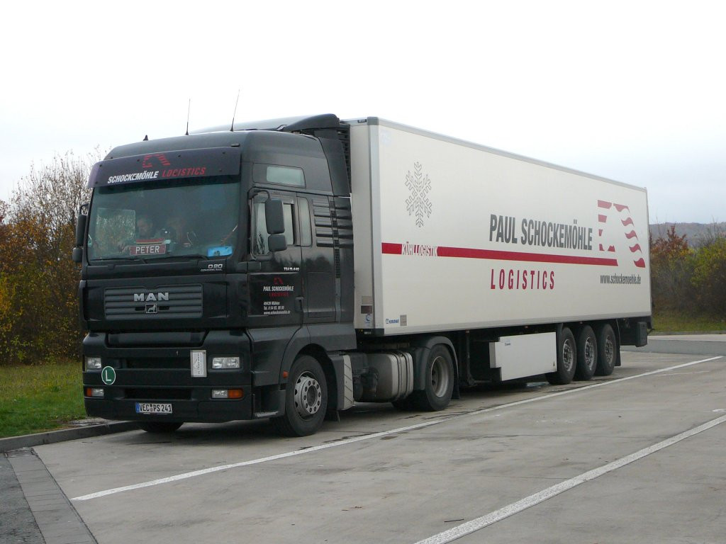 Paul Schockemöhle Logistics
 MAN von PAUL SCHOCKEMÖHLE LOGISTICS auf einem Rastplatz an