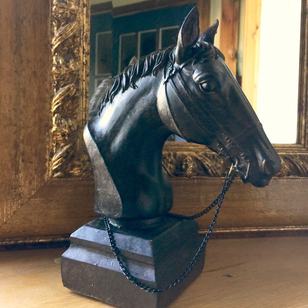 Pferde Geschenke
 Skulptur Pferd für Gestaltung Ihres Wohnbereiches