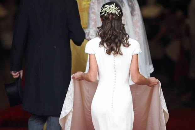 Pippa Middleton Kleid Hochzeit
 Pippa Middleton Ihr Brautkleid ist von Giles Deacon