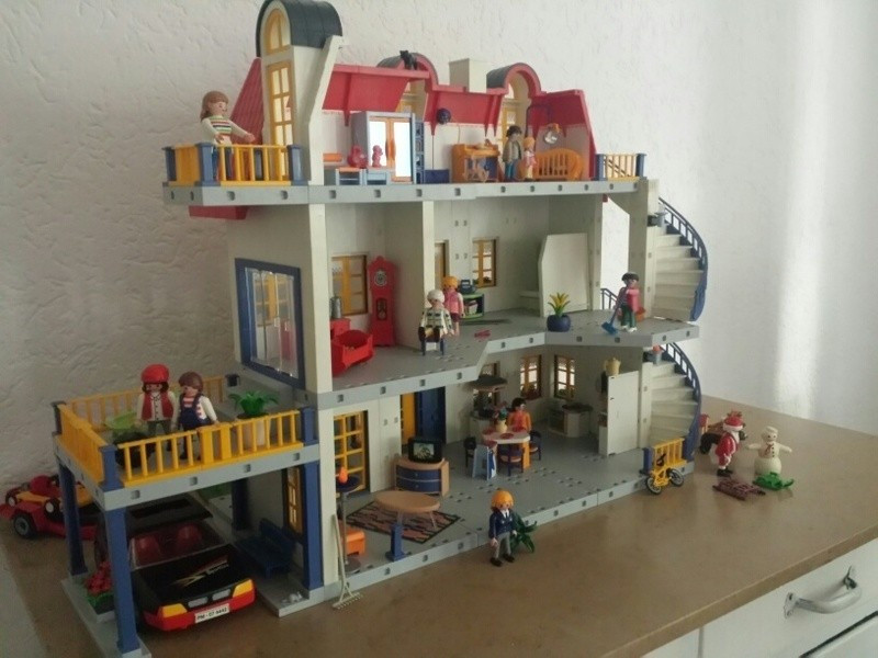 Playmobil Haus
 Playmobil Haus 3965 und 7337 mamikreisel