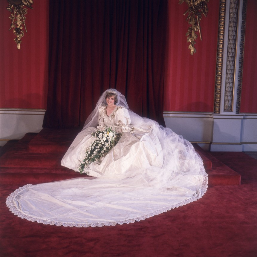 Prinzessin Diana Hochzeitskleid
 Das Brautkleid von Lady Di Wie im Märchen Gesellschaft