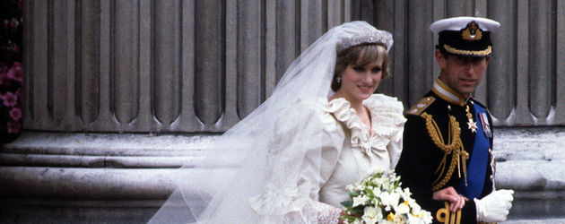 Prinzessin Diana Hochzeitskleid
 Lady Di William & Harry erben ihr Hochzeitskleid