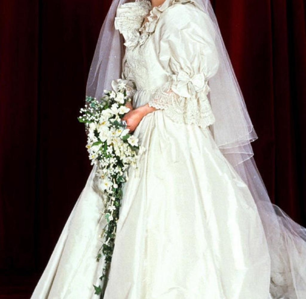 Prinzessin Diana Hochzeitskleid
 Grossbritannien Bilder der sterbenden Lady Di werden