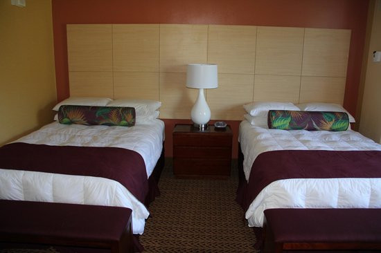 Queen Bett
 Queen Bett castle hilo hawaiian hotel queen size bett