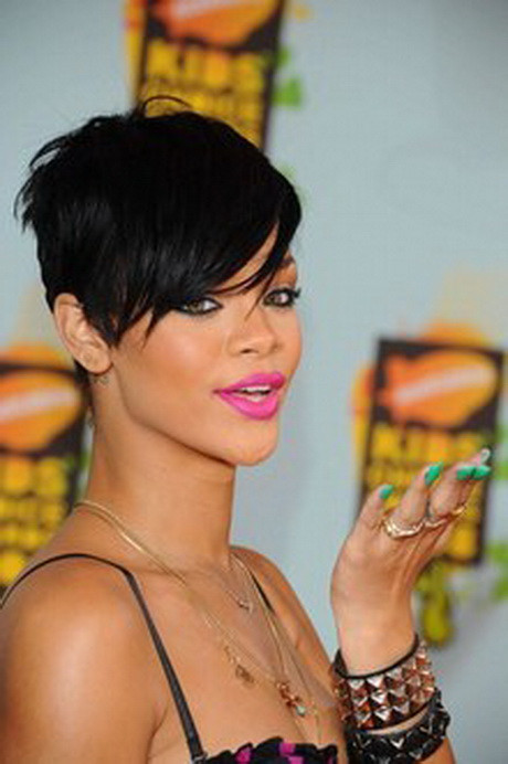 Rihanna Frisuren
 Rihanna frisuren