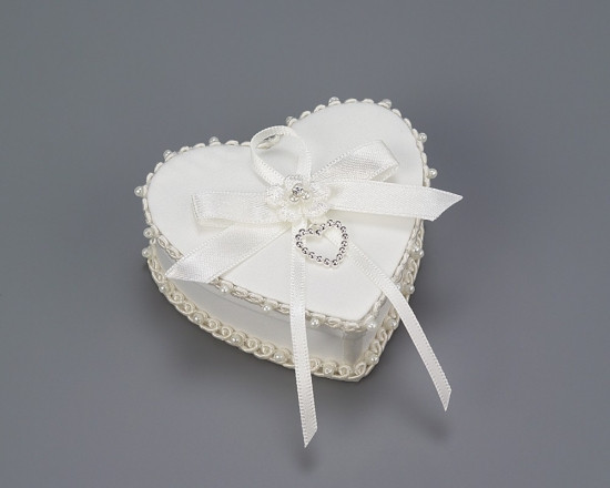 Ringschatulle Hochzeit
 Ringschatulle in Herzform Brautmode Shop