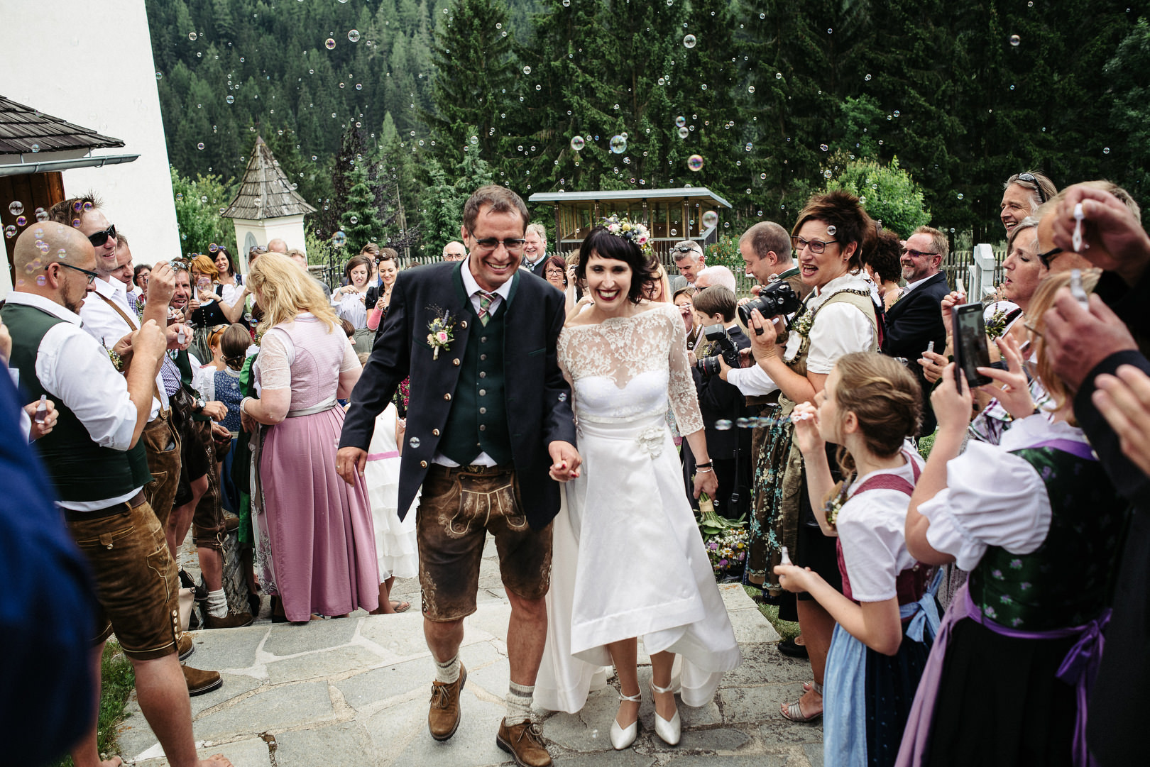 Rustikale Hochzeit
 Ländliche rustikale Hochzeit Michaela Robert