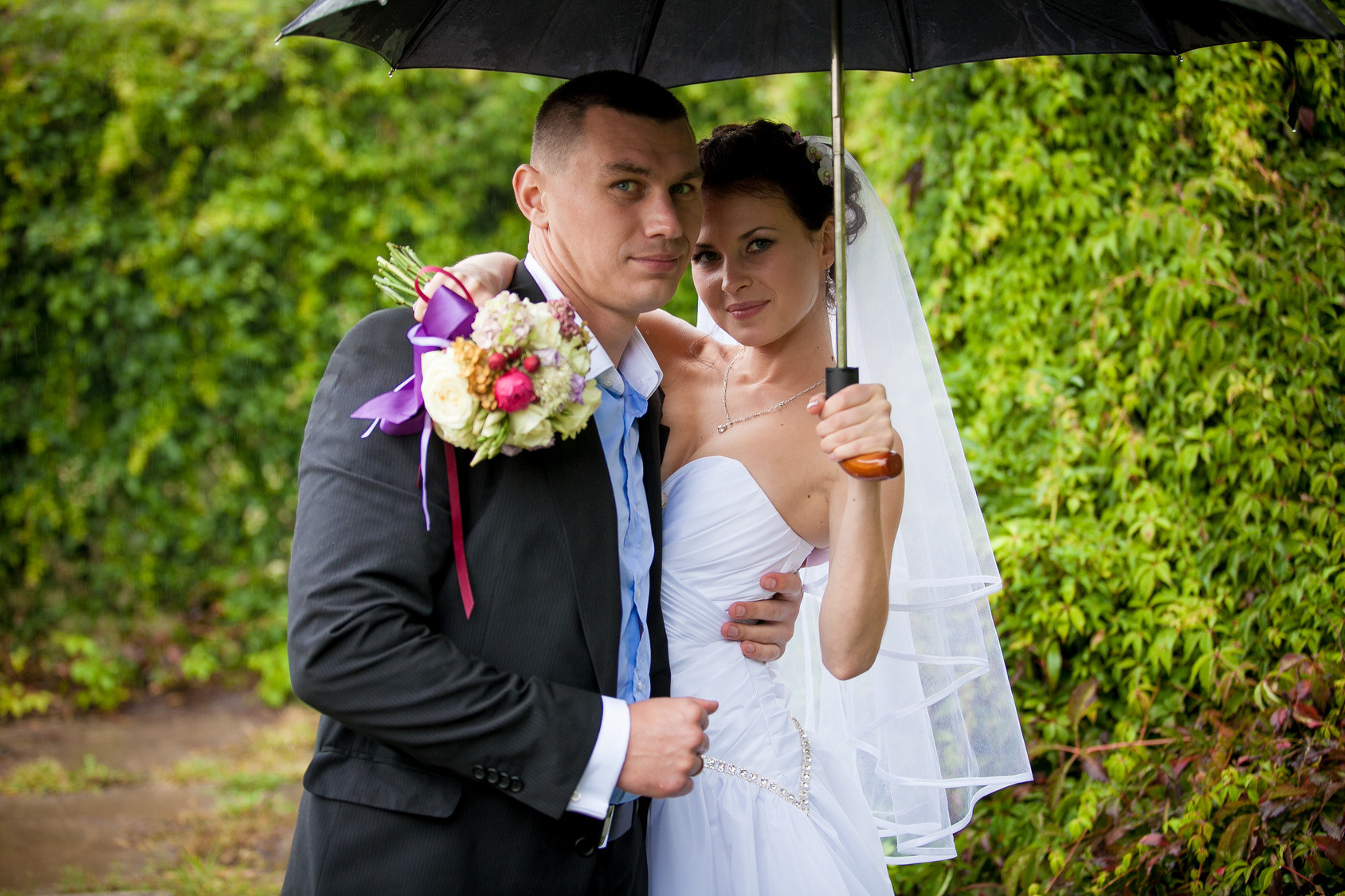 Schirm Hochzeit
 Mit Schirm Charme und Humor – eine Hochzeit im Regen
