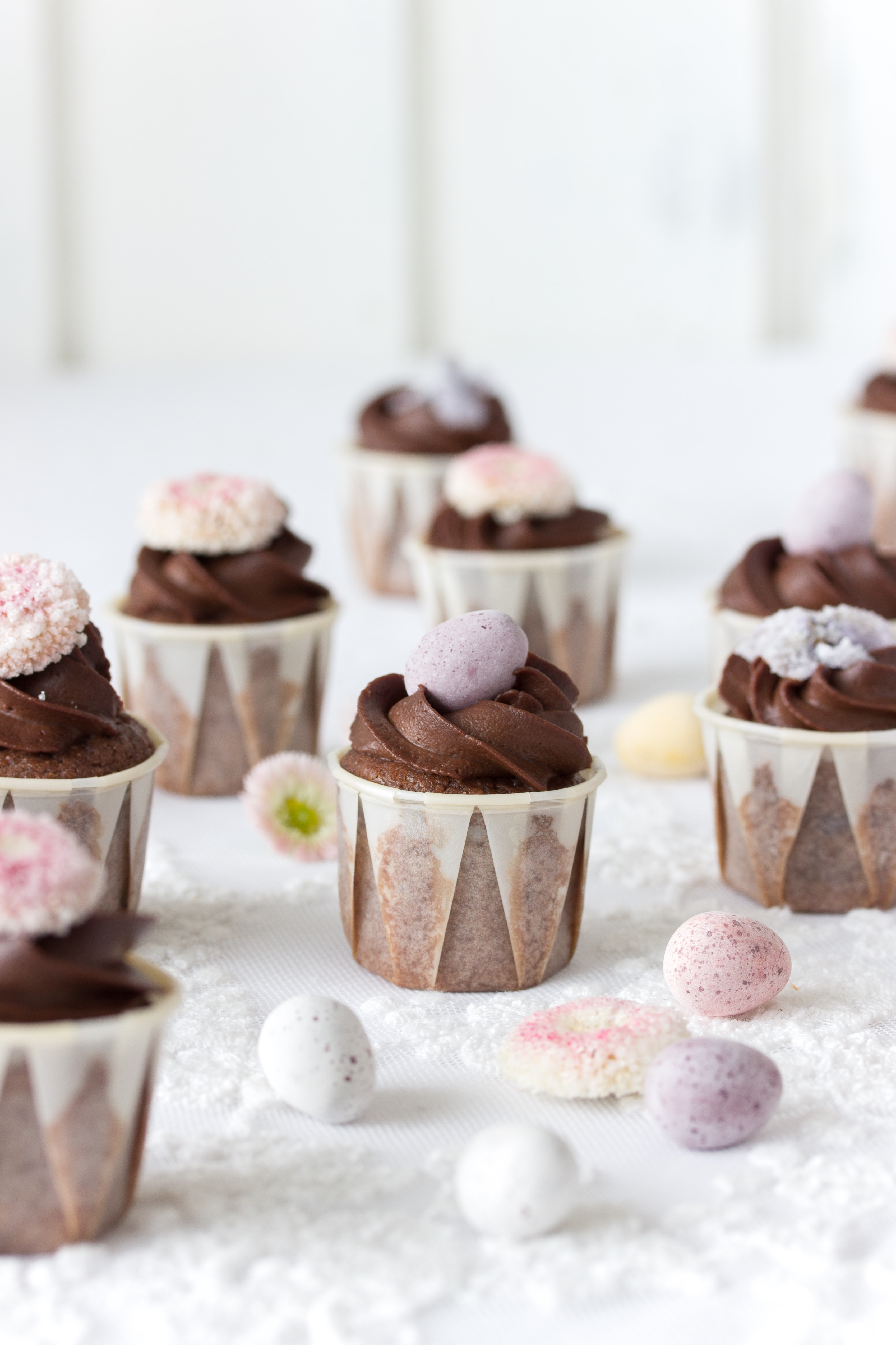 Schoko Geschenke
 Eierschachtel DIY & Schoko Mini Cupcakes zu Ostern Emma