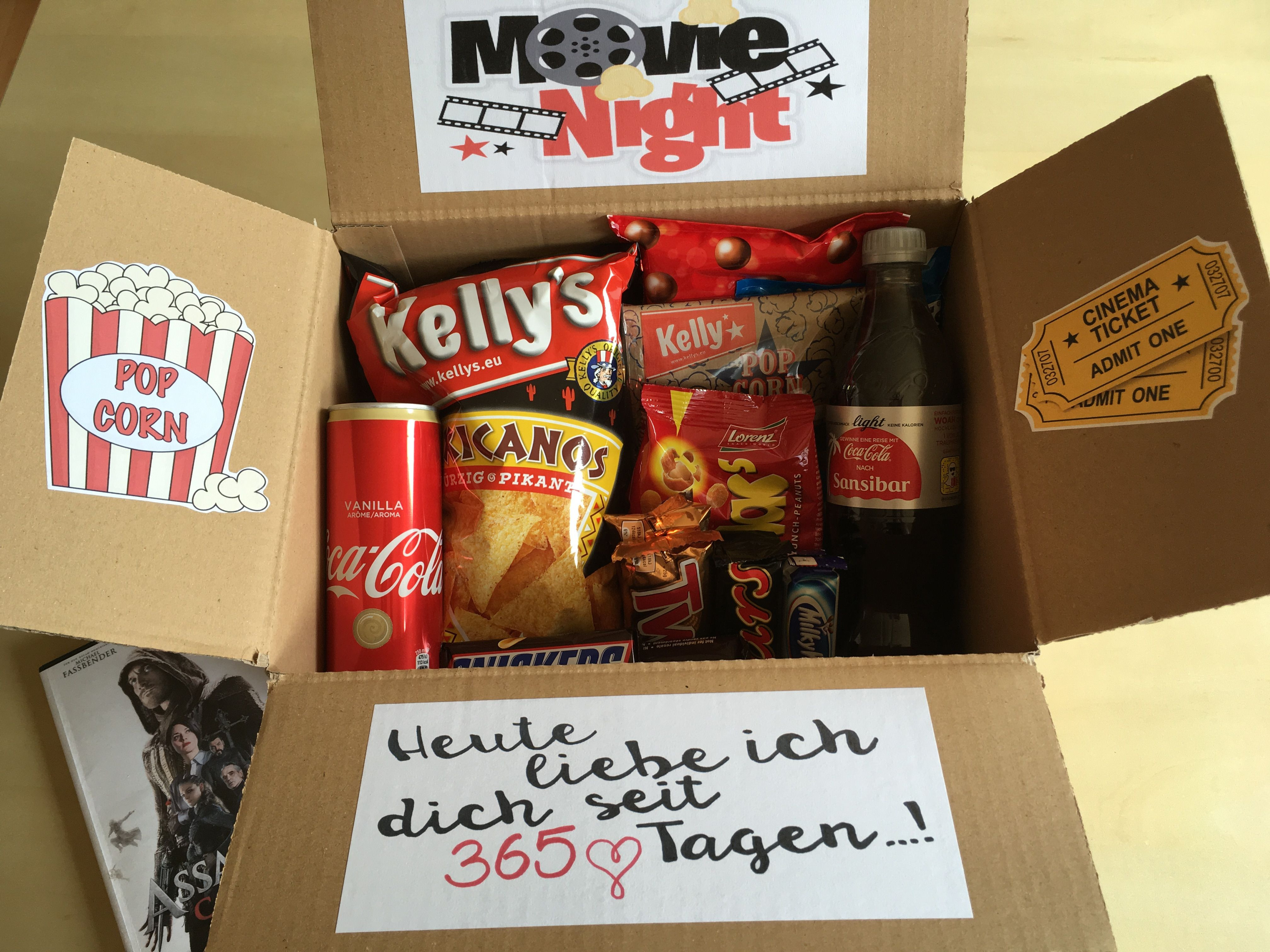 Schöne Geschenke Für Freund
 365 Tage ️ Jahrestagsgeschenk Boxgeschenk Movie Night Box