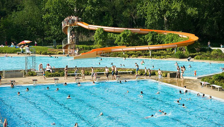 Schwimmbad Bad Münster
 Schwimmbäder