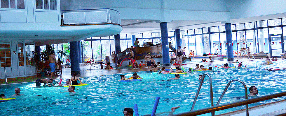 Schwimmbad Edewecht Öffnungszeiten
 Schwimmbad Siemensstadt in Berlin Hallenbad