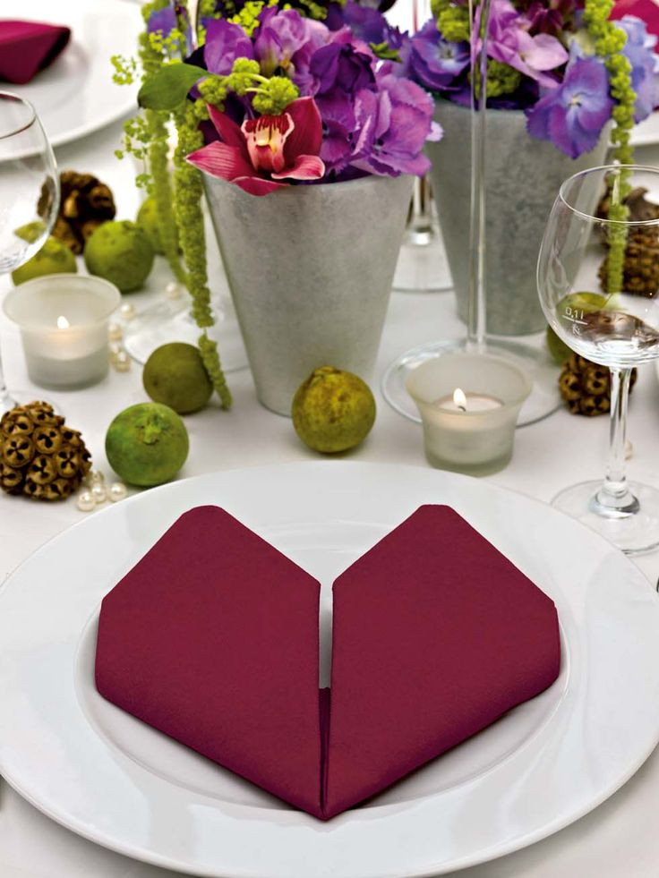 Servietten Falten Anleitung Hochzeit
 Die besten 25 Servietten falten hochzeit Ideen auf