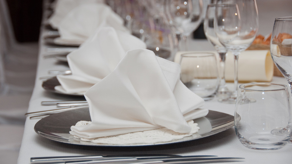 Servietten Falten Anleitung Hochzeit
 Servietten falten zur Hochzeit