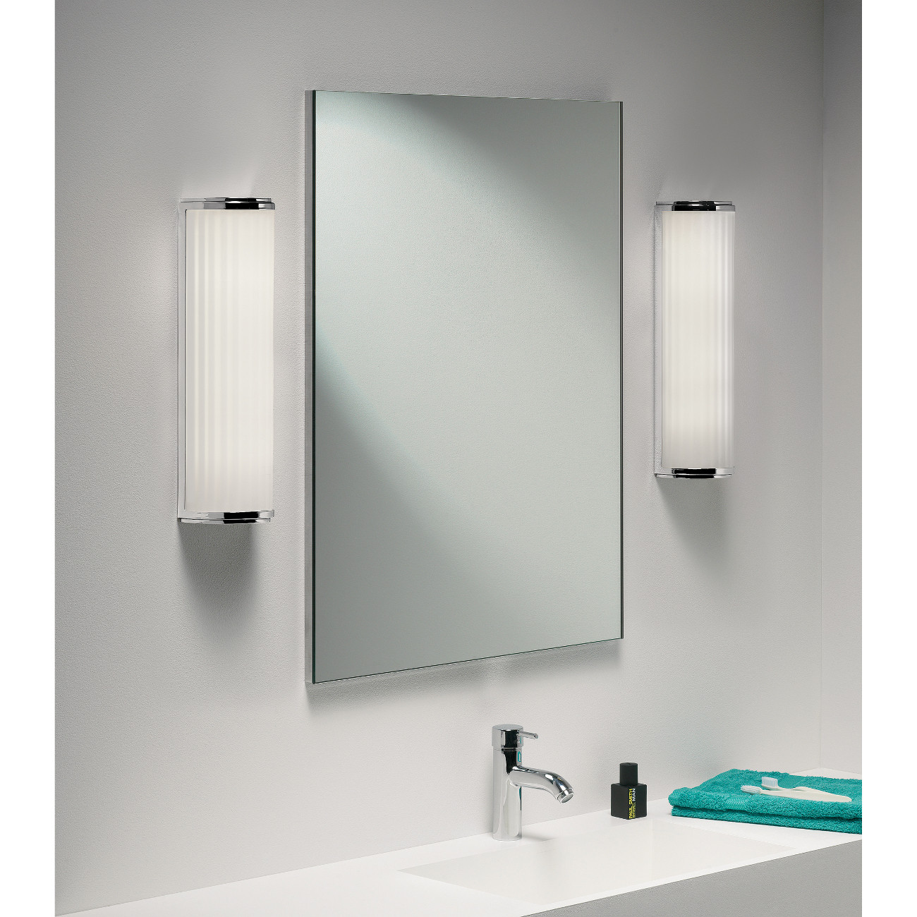 Spiegelleuchte Bad
 Bad Spiegelleuchte in LED mit Glas matt MONZA 400 LED