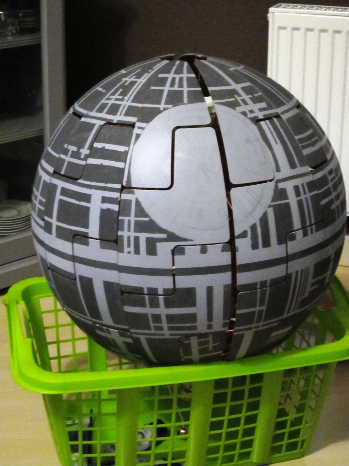 Star Wars Todesstern Lampe
 Star Wars Todesstern Lampe so macht ihr aus eurer ikea