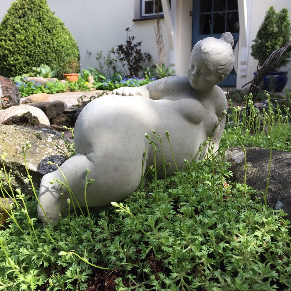 Steinfiguren Garten
 Mollige Frau Steinfiguren Garten Dekoration Frauen