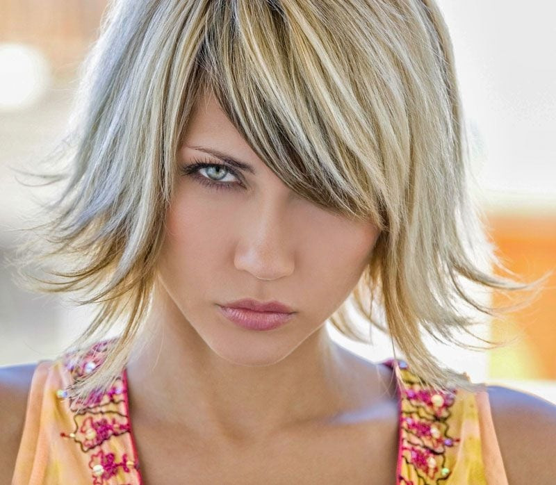 Stufige Frisuren
 Frisuren für mittellange Haare Trend Stufenschnitt für