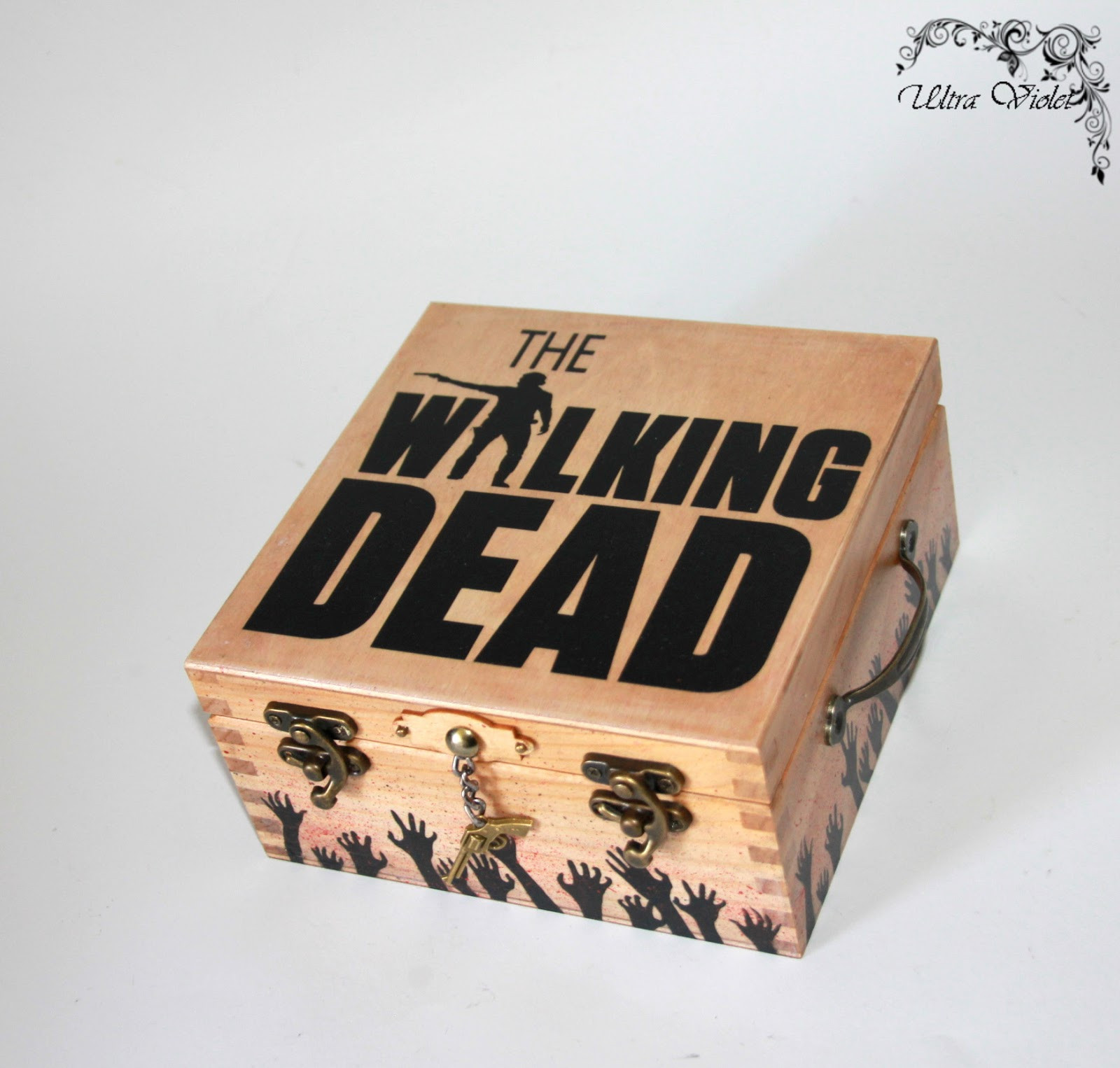 The Walking Dead Geschenke
 Ultra Violet Exklusive Geschenke Exklusive Teebox Tee