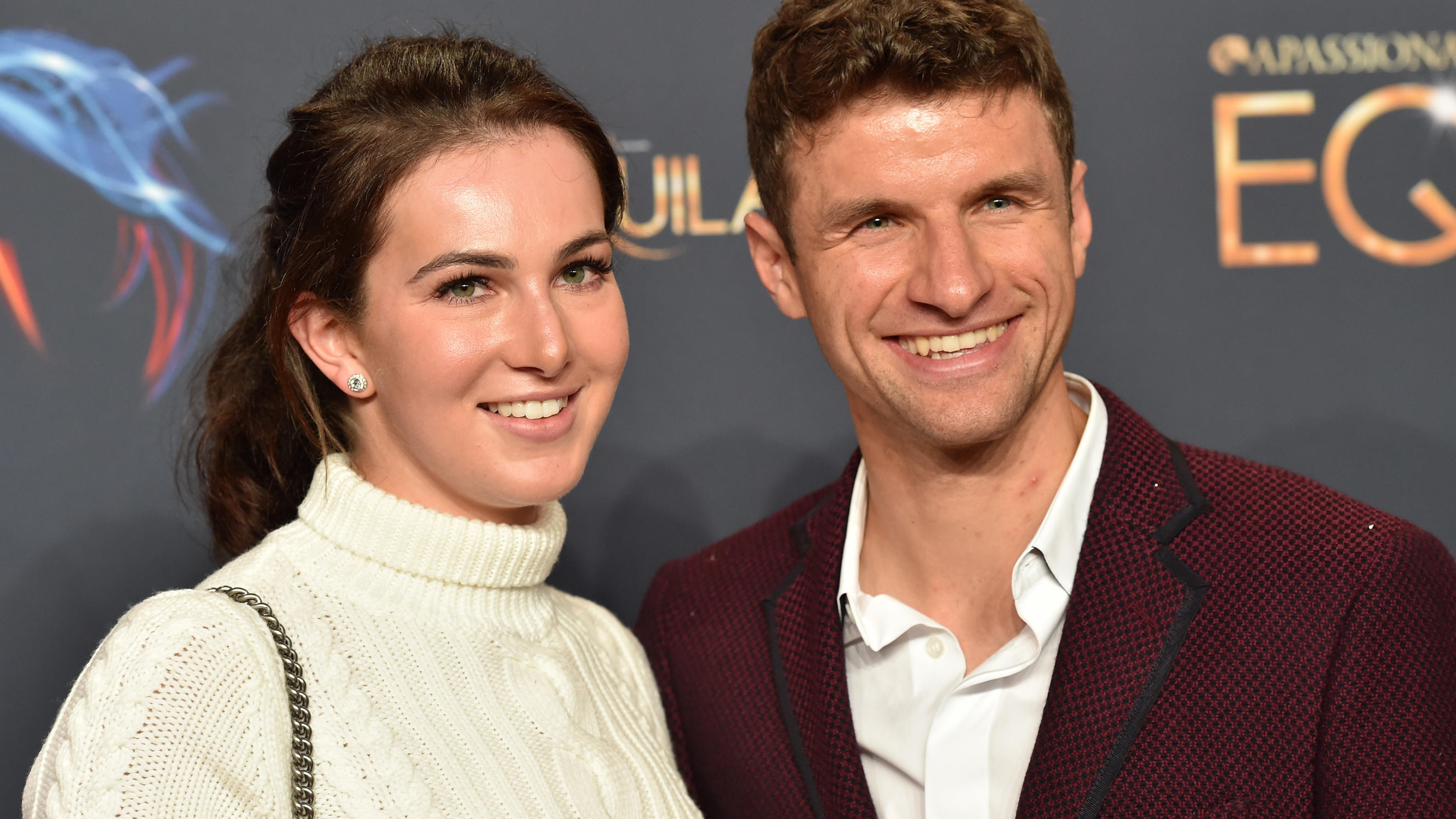 Thomas Müller Hochzeit
 Thomas Müller plaudert über das erste Date mit seiner Lisa