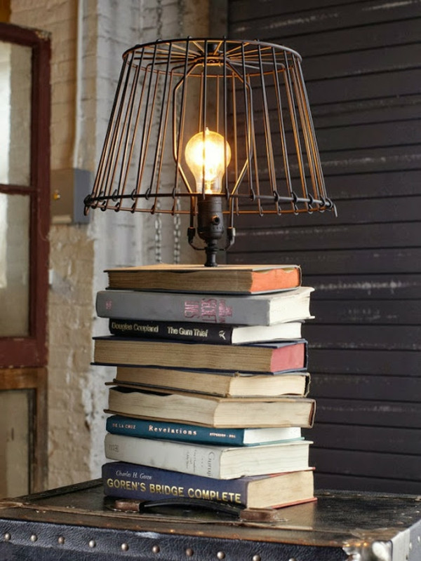 Tischlampe Diy
 DIY Tischlampe mit Tischfuß aus Büchern basteln