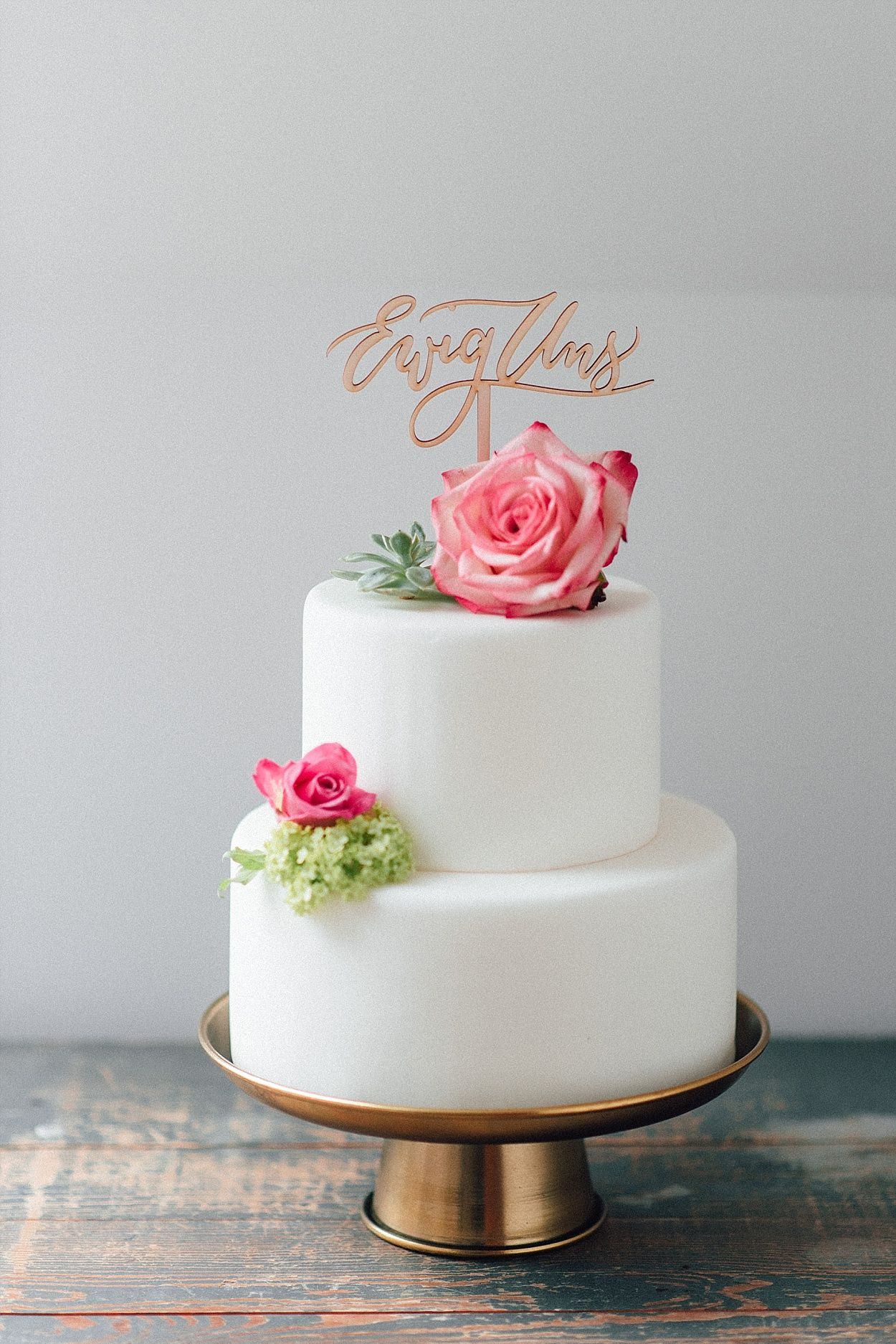 Tortenstecker Hochzeit
 Die schönsten Kalligrafie Cake Topper für Hochzeit