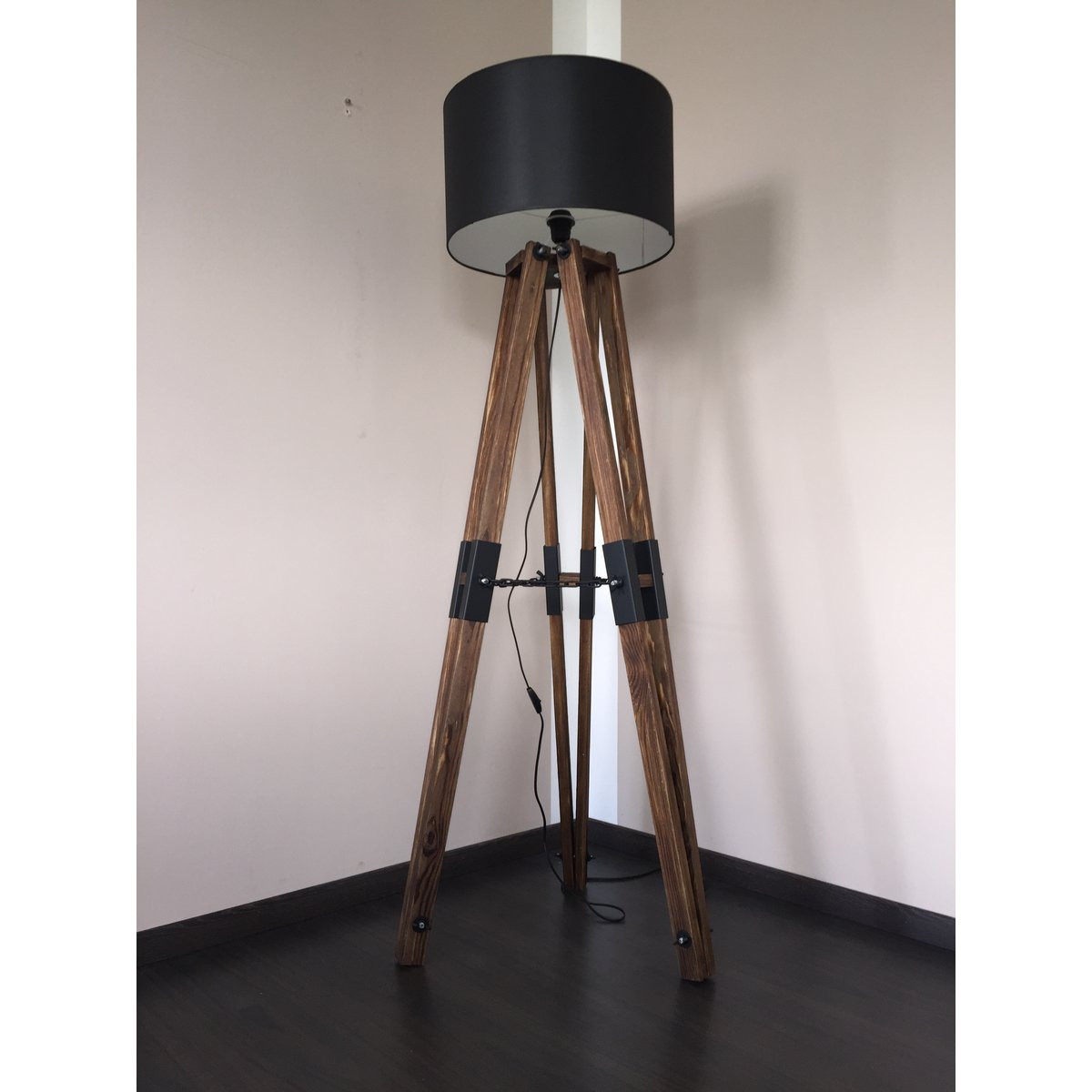 Tripod Lampe
 Tripod Lampe Lampe Leuchte Standleuchte Altholz Wohnzimmer