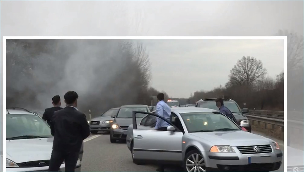 Türkische Hochzeit Autobahn
 Türkische Hochzeit Bürgerkriegsszenario auf Autobahn hat