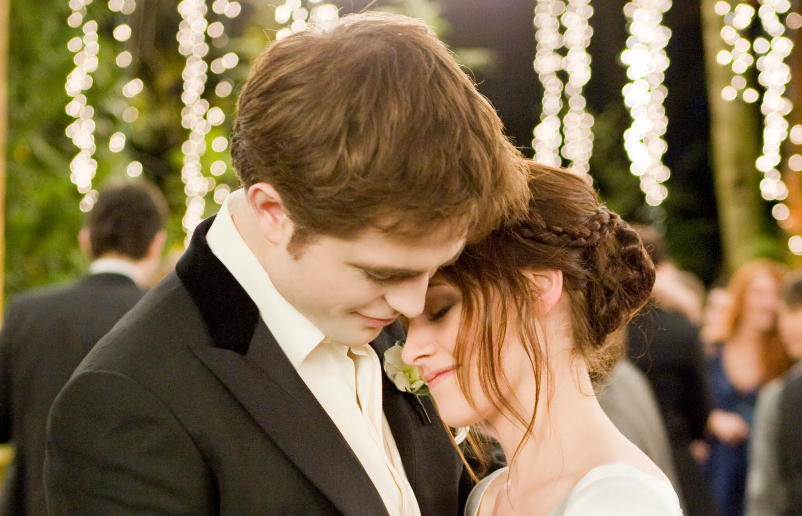 Twilight Hochzeit
 Twilight Xtreme Nuevo Still de Edward y Bella en la boda