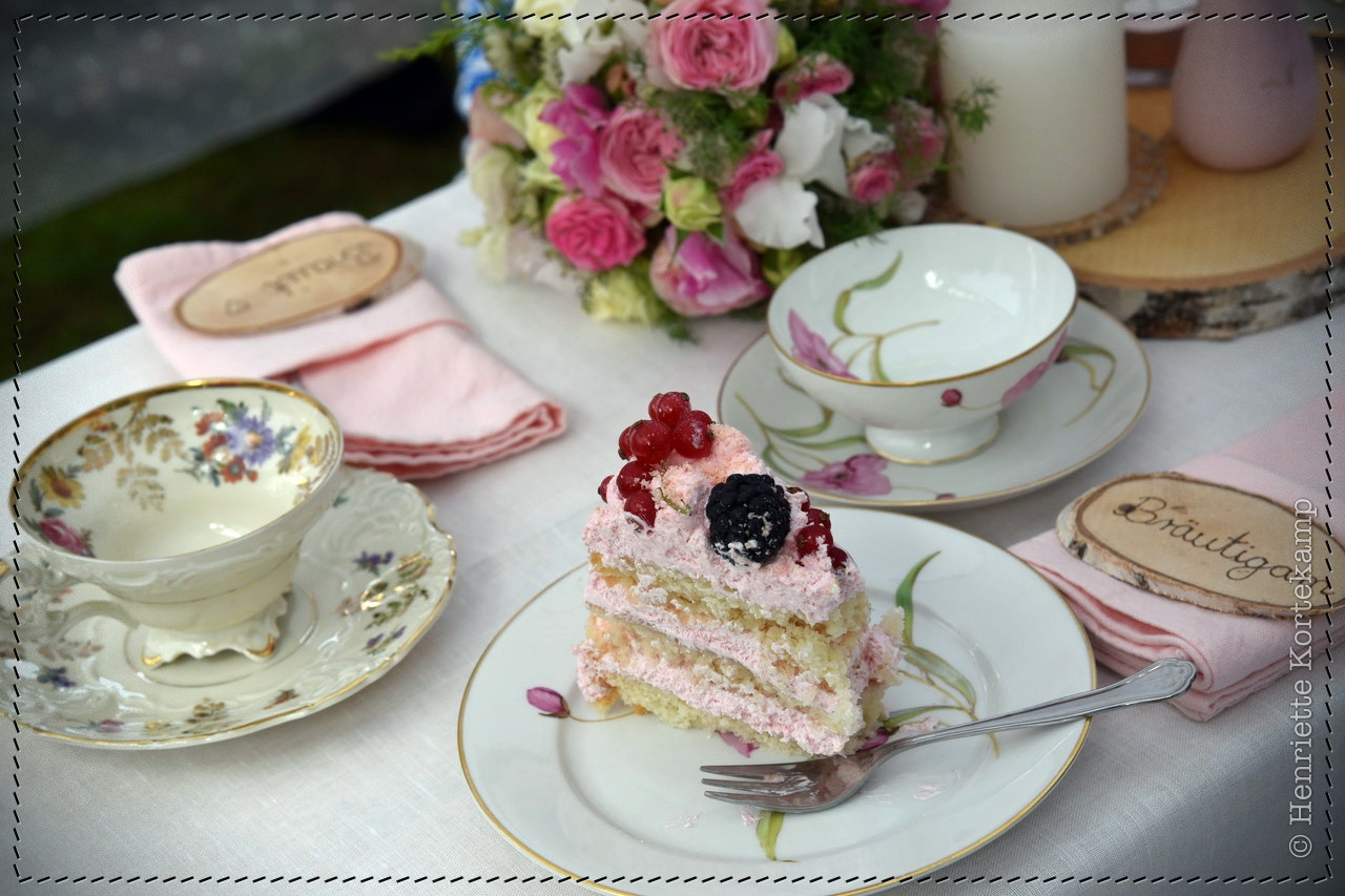 Vegane Hochzeitstorte
 Vegane Hochzeit im Ruhrpott Henriette und Micha