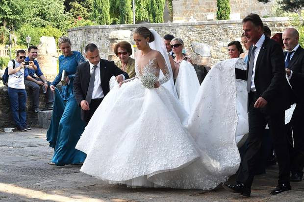 Victoria Swarovski Hochzeitskleid
 Victoria Swarovski Shitstorm für 800 000 Euro Brautkleid