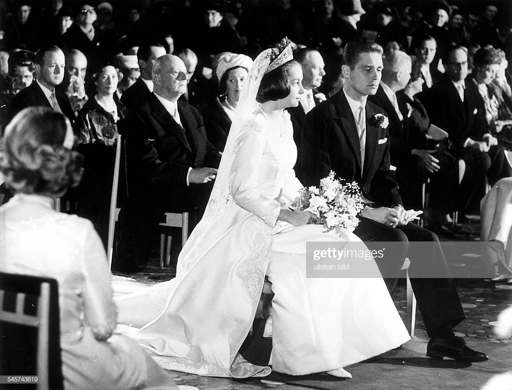 Viktoria Luise Von Preußen Hochzeit
 Diplomlandwirt D Hochzeit mit Marie Cécile Kira Viktoria