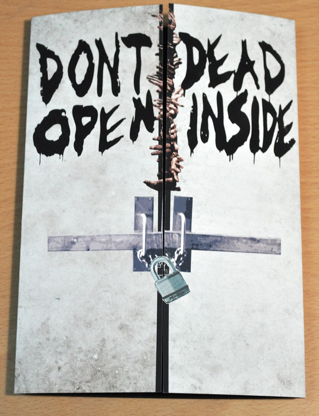 Walking Dead Geschenke
 Walking Dead Birthday card Don t Open Dead Inside