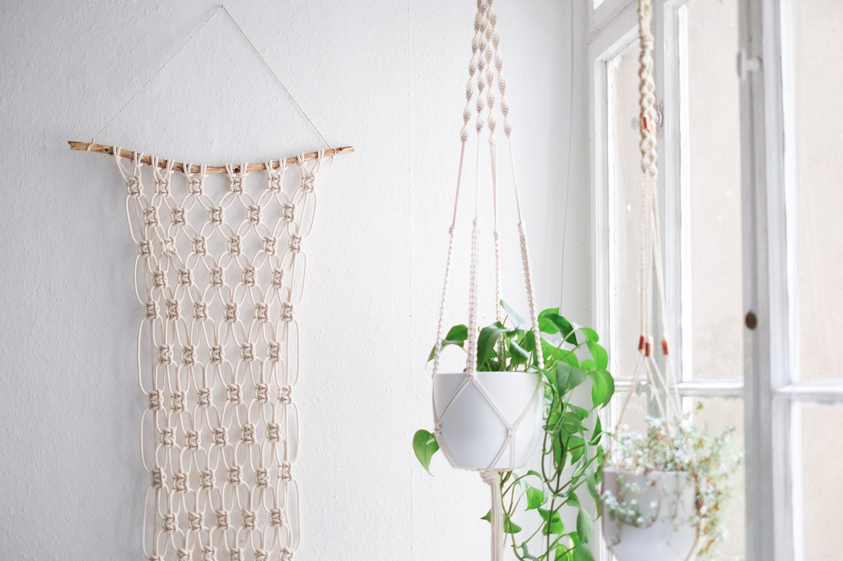 Was Bedeutet Diy
 Interior Super Easy DIY Macrame Wall Hanging Tutorial
