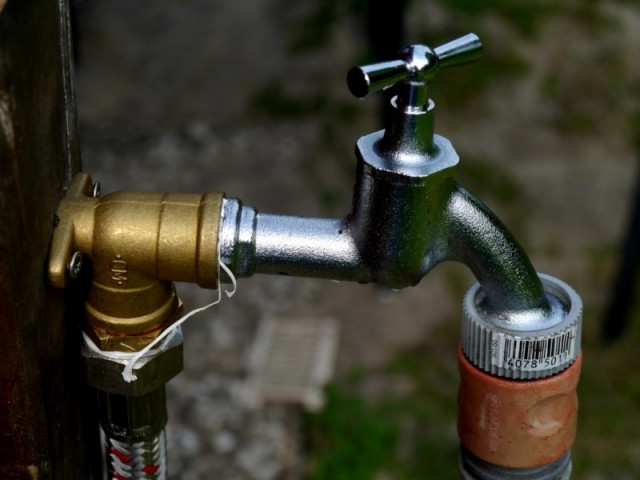 Wasserhahn Garten
 Anleitung zum Wasserhahn im Garten installieren