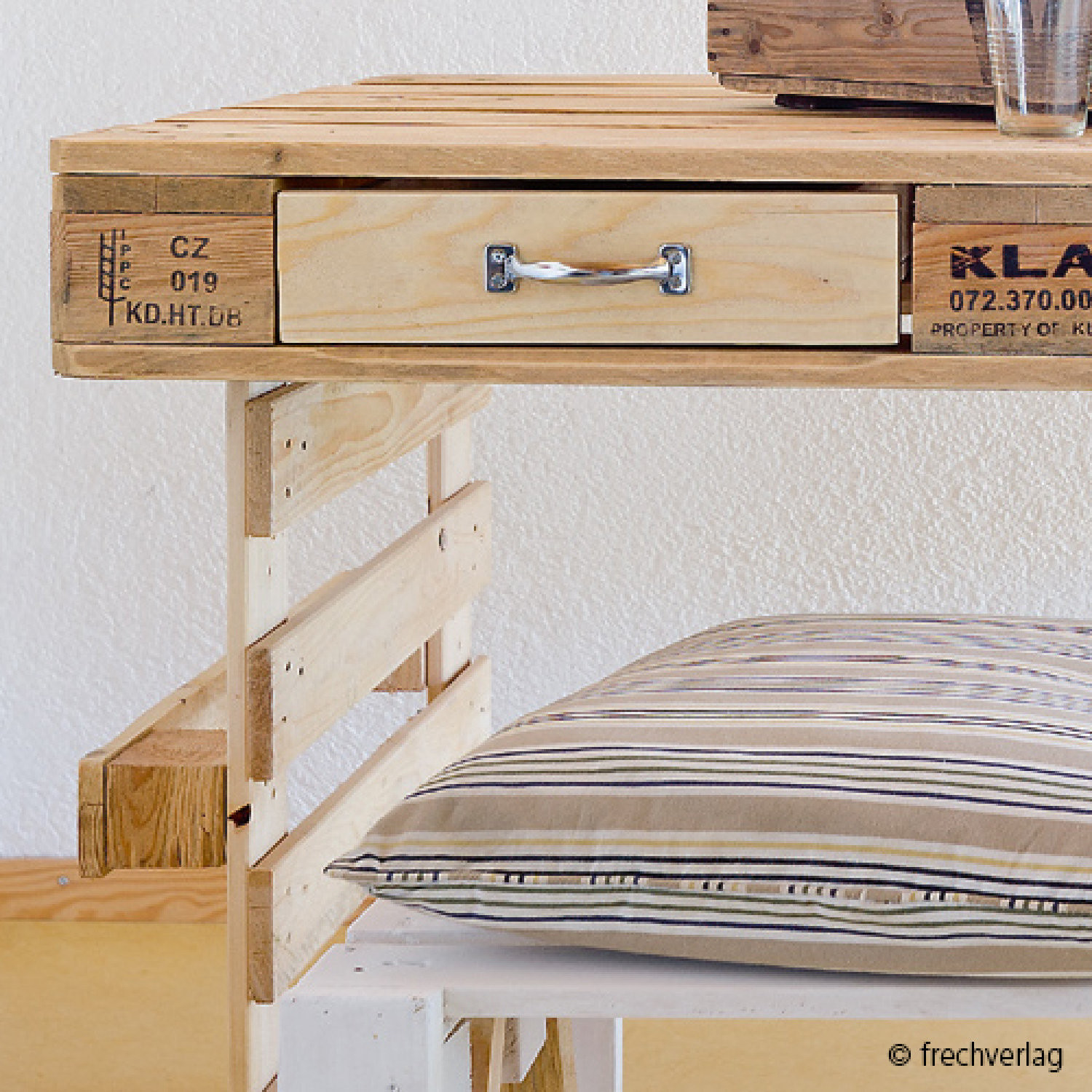 Weinkisten Diy
 Alles Paletti DIY Möbel aus Paletten und Weinkisten