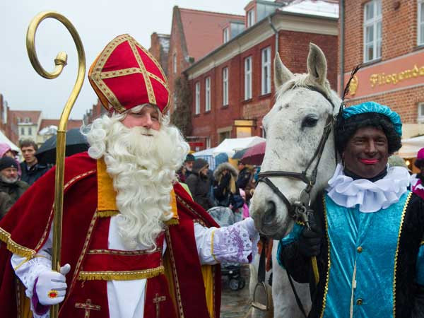 Wer Bringt In Spanien Die Geschenke
 Sinterklaas beim Weihnachtsmarkt in Potsdam